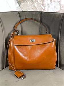 {{productViewItem.photos[photoViewList.activeNavIndex].Alt || productViewItem.photos[photoViewList.activeNavIndex].Description || 'Сумка BALENCIAGA'}}