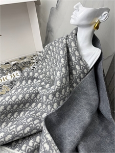 {{productViewItem.photos[photoViewList.activeNavIndex].Alt || productViewItem.photos[photoViewList.activeNavIndex].Description || 'Шарф DIOR'}}