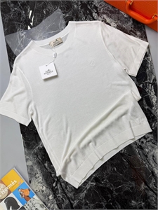 {{productViewItem.photos[photoViewList.activeNavIndex].Alt || productViewItem.photos[photoViewList.activeNavIndex].Description || 'Поло HERMES'}}