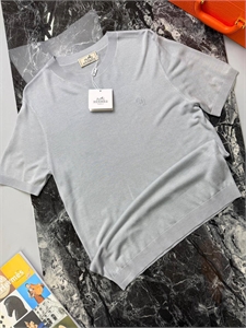 {{productViewItem.photos[photoViewList.activeNavIndex].Alt || productViewItem.photos[photoViewList.activeNavIndex].Description || 'Поло HERMES'}}