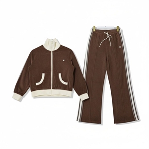 {{productViewItem.photos[photoViewList.activeNavIndex].Alt || productViewItem.photos[photoViewList.activeNavIndex].Description || 'Костюм CELINE'}}