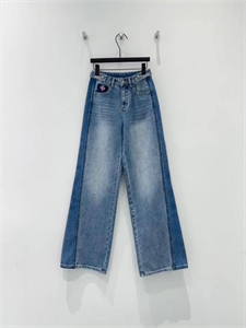 {{productViewItem.photos[photoViewList.activeNavIndex].Alt || productViewItem.photos[photoViewList.activeNavIndex].Description || 'Джинсы CHROME HEARTS'}}