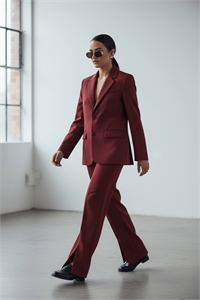 {{productViewItem.photos[photoViewList.activeNavIndex].Alt || productViewItem.photos[photoViewList.activeNavIndex].Description || 'Костюм GUCCI'}}