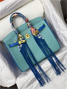 {{productViewItem.photos[photoViewList.activeNavIndex].Alt || productViewItem.photos[photoViewList.activeNavIndex].Description || 'Сумка HERMES'}}