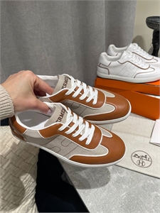 {{productViewItem.photos[photoViewList.activeNavIndex].Alt || productViewItem.photos[photoViewList.activeNavIndex].Description || 'Кеды HERMES'}}