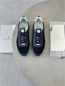 {{productViewItem.photos[photoViewList.activeNavIndex].Alt || productViewItem.photos[photoViewList.activeNavIndex].Description || 'Кроссовки BC'}}