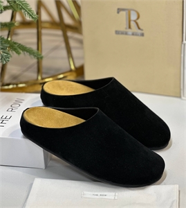 {{productViewItem.photos[photoViewList.activeNavIndex].Alt || productViewItem.photos[photoViewList.activeNavIndex].Description || 'Мюли THE ROW'}}