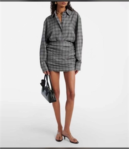 {{productViewItem.photos[photoViewList.activeNavIndex].Alt || productViewItem.photos[photoViewList.activeNavIndex].Description || 'Костюм Magda'}}