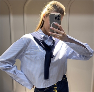 {{productViewItem.photos[photoViewList.activeNavIndex].Alt || productViewItem.photos[photoViewList.activeNavIndex].Description || 'Рубашка LOEWE'}}