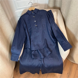 {{productViewItem.photos[photoViewList.activeNavIndex].Alt || productViewItem.photos[photoViewList.activeNavIndex].Description || 'Костюм LORO PIANA'}}