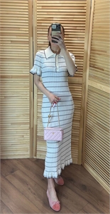 {{productViewItem.photos[photoViewList.activeNavIndex].Alt || productViewItem.photos[photoViewList.activeNavIndex].Description || 'Платье SANDRO'}}