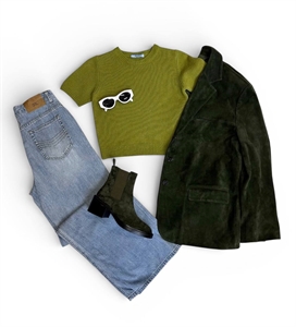 {{productViewItem.photos[photoViewList.activeNavIndex].Alt || productViewItem.photos[photoViewList.activeNavIndex].Description || 'Джинсы PRADA'}}