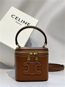 {{productViewItem.photos[photoViewList.activeNavIndex].Alt || productViewItem.photos[photoViewList.activeNavIndex].Description || 'Сумка CELINE'}}