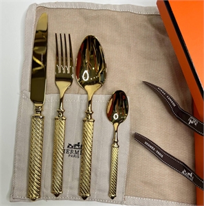 {{productViewItem.photos[photoViewList.activeNavIndex].Alt || productViewItem.photos[photoViewList.activeNavIndex].Description || 'Набор столовых приборов HERMES'}}