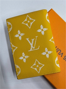 {{productViewItem.photos[photoViewList.activeNavIndex].Alt || productViewItem.photos[photoViewList.activeNavIndex].Description || 'Обложка  LOUIS VUITTON'}}