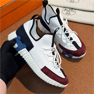 {{productViewItem.photos[photoViewList.activeNavIndex].Alt || productViewItem.photos[photoViewList.activeNavIndex].Description || 'Кроссовки HERMES'}}