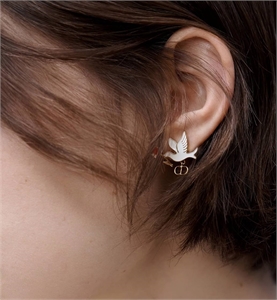 {{productViewItem.photos[photoViewList.activeNavIndex].Alt || productViewItem.photos[photoViewList.activeNavIndex].Description || 'Серьги DIOR'}}