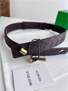{{productViewItem.photos[photoViewList.activeNavIndex].Alt || productViewItem.photos[photoViewList.activeNavIndex].Description || 'Ремень Bottega Veneta'}}