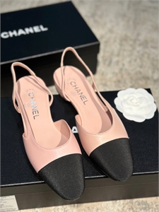 {{productViewItem.photos[photoViewList.activeNavIndex].Alt || productViewItem.photos[photoViewList.activeNavIndex].Description || 'Туфли CHANEL'}}