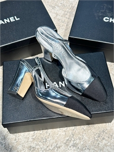 {{productViewItem.photos[photoViewList.activeNavIndex].Alt || productViewItem.photos[photoViewList.activeNavIndex].Description || 'Туфли CHANEL'}}