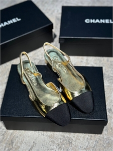 {{productViewItem.photos[photoViewList.activeNavIndex].Alt || productViewItem.photos[photoViewList.activeNavIndex].Description || 'Туфли CHANEL'}}