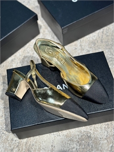 {{productViewItem.photos[photoViewList.activeNavIndex].Alt || productViewItem.photos[photoViewList.activeNavIndex].Description || 'Туфли CHANEL'}}