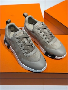 {{productViewItem.photos[photoViewList.activeNavIndex].Alt || productViewItem.photos[photoViewList.activeNavIndex].Description || 'Кроссовки HERMES'}}