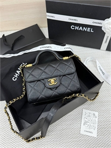 {{productViewItem.photos[photoViewList.activeNavIndex].Alt || productViewItem.photos[photoViewList.activeNavIndex].Description || 'Сумка CHANEL'}}