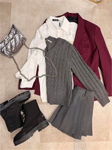 {{productViewItem.photos[photoViewList.activeNavIndex].Alt || productViewItem.photos[photoViewList.activeNavIndex].Description || 'Рубашка MIU MIU'}}