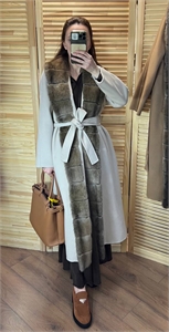 {{productViewItem.photos[photoViewList.activeNavIndex].Alt || productViewItem.photos[photoViewList.activeNavIndex].Description || 'Пальто LORO PIANA'}}