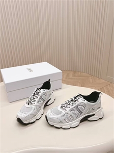 {{productViewItem.photos[photoViewList.activeNavIndex].Alt || productViewItem.photos[photoViewList.activeNavIndex].Description || 'Кроссовки DIOR'}}