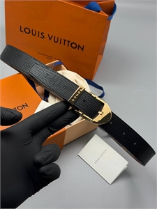 {{productViewItem.photos[photoViewList.activeNavIndex].Alt || productViewItem.photos[photoViewList.activeNavIndex].Description || 'Ремень Louis Vuitton'}}