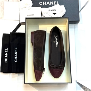 {{productViewItem.photos[photoViewList.activeNavIndex].Alt || productViewItem.photos[photoViewList.activeNavIndex].Description || 'Балетки CHANEL'}}