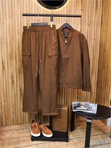 {{productViewItem.photos[photoViewList.activeNavIndex].Alt || productViewItem.photos[photoViewList.activeNavIndex].Description || 'Костюм KITON'}}