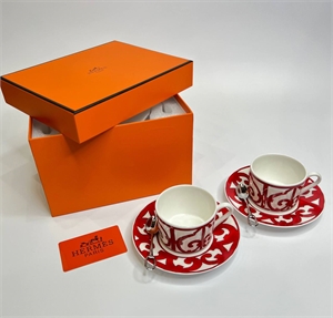 {{productViewItem.photos[photoViewList.activeNavIndex].Alt || productViewItem.photos[photoViewList.activeNavIndex].Description || 'Чайная пара HERMES'}}