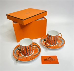 {{productViewItem.photos[photoViewList.activeNavIndex].Alt || productViewItem.photos[photoViewList.activeNavIndex].Description || 'Чайная пара HERMES'}}