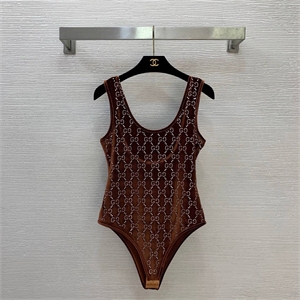 {{productViewItem.photos[photoViewList.activeNavIndex].Alt || productViewItem.photos[photoViewList.activeNavIndex].Description || 'Купальник GUCCI'}}