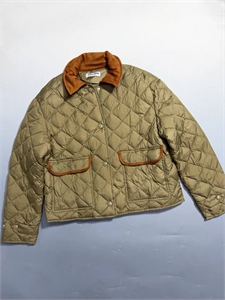 {{productViewItem.photos[photoViewList.activeNavIndex].Alt || productViewItem.photos[photoViewList.activeNavIndex].Description || 'Куртка MIU MIU'}}