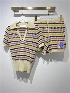 {{productViewItem.photos[photoViewList.activeNavIndex].Alt || productViewItem.photos[photoViewList.activeNavIndex].Description || 'Костюм ZIMMERMANN'}}