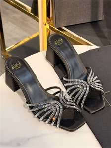 {{productViewItem.photos[photoViewList.activeNavIndex].Alt || productViewItem.photos[photoViewList.activeNavIndex].Description || 'Босоножки Alevi Milano'}}