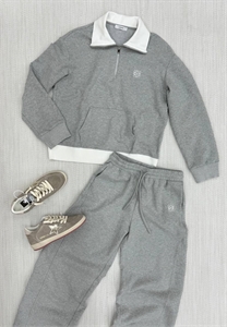 {{productViewItem.photos[photoViewList.activeNavIndex].Alt || productViewItem.photos[photoViewList.activeNavIndex].Description || 'Костюм LOEWE'}}