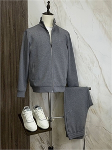 {{productViewItem.photos[photoViewList.activeNavIndex].Alt || productViewItem.photos[photoViewList.activeNavIndex].Description || 'Костюм DIOR'}}