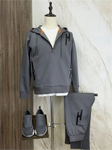 {{productViewItem.photos[photoViewList.activeNavIndex].Alt || productViewItem.photos[photoViewList.activeNavIndex].Description || 'Костюм HERMES'}}