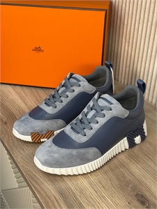 {{productViewItem.photos[photoViewList.activeNavIndex].Alt || productViewItem.photos[photoViewList.activeNavIndex].Description || 'Кроссовки HERMES'}}