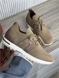 {{productViewItem.photos[photoViewList.activeNavIndex].Alt || productViewItem.photos[photoViewList.activeNavIndex].Description || 'Кроссовки LORO PIANA'}}