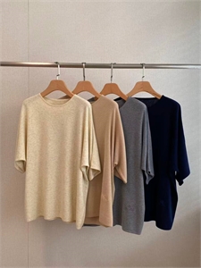 {{productViewItem.photos[photoViewList.activeNavIndex].Alt || productViewItem.photos[photoViewList.activeNavIndex].Description || 'Костюм LORO PIANA'}}