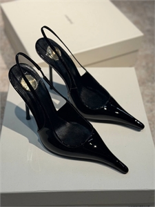 {{productViewItem.photos[photoViewList.activeNavIndex].Alt || productViewItem.photos[photoViewList.activeNavIndex].Description || 'Туфли YSL'}}