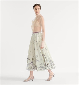 {{productViewItem.photos[photoViewList.activeNavIndex].Alt || productViewItem.photos[photoViewList.activeNavIndex].Description || 'Юбка DIOR'}}