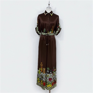 {{productViewItem.photos[photoViewList.activeNavIndex].Alt || productViewItem.photos[photoViewList.activeNavIndex].Description || 'Костюм ALEMAIS'}}