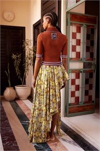 {{productViewItem.photos[photoViewList.activeNavIndex].Alt || productViewItem.photos[photoViewList.activeNavIndex].Description || 'Кофта ALEMAIS'}}